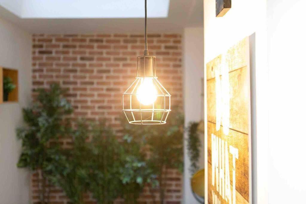オルレアンLoft De Courcaille - Balneo - Free Parking - Wifiアパートメント エクステリア 写真
