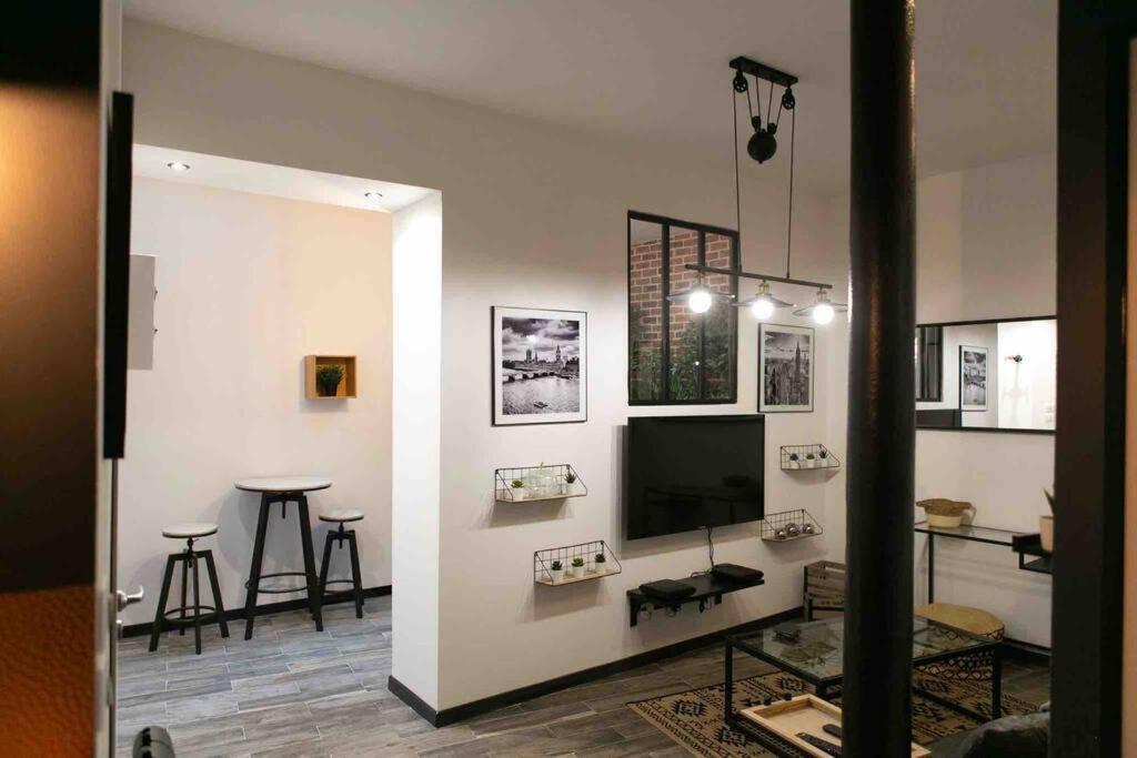 オルレアンLoft De Courcaille - Balneo - Free Parking - Wifiアパートメント エクステリア 写真